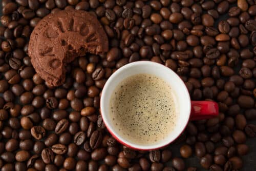 Chicchi di caffè espresso ricoperti di cioccolato