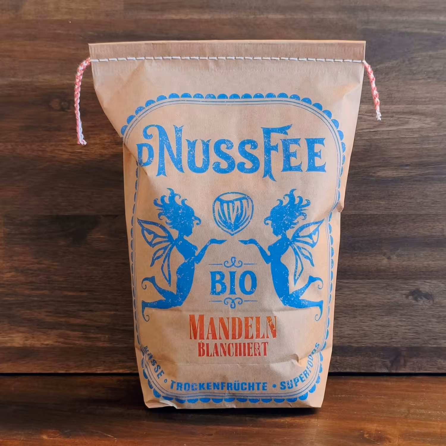 NussFee Sack Frische Bio-Haselnüsse und Erdnüsse